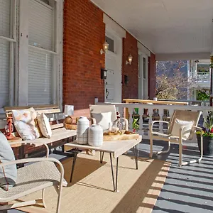Apartment 416a Waldburg St - Newly Renovated 1920's Historic District Apt, Savannah